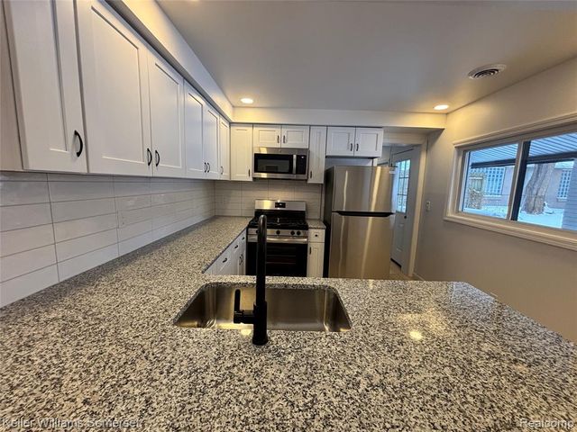 35140 School Street, Westland, MI 48185