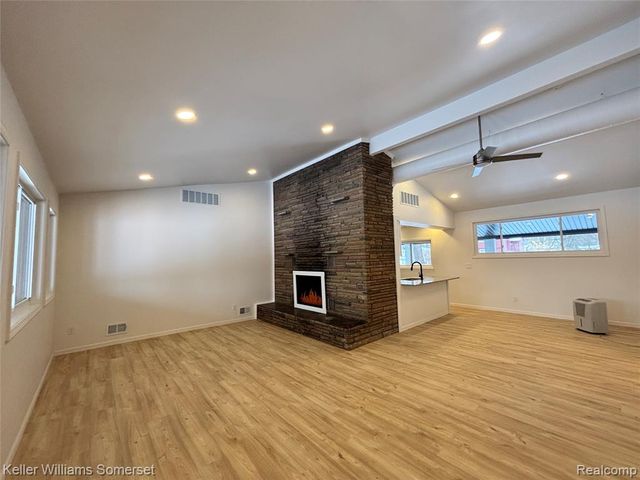 35140 School Street, Westland, MI 48185