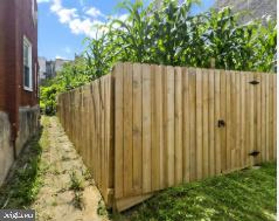 312 W RUSCOMB ST, PHILADELPHIA, PA 19120 — photo 2