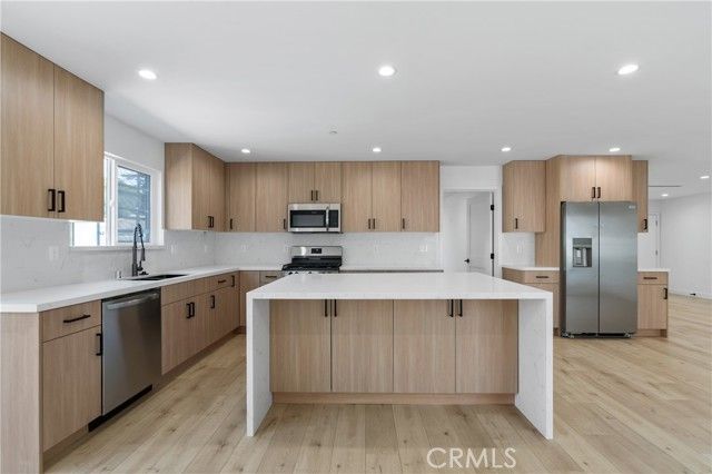 13901 Runnymede, Van Nuys (los Angeles), CA 91405