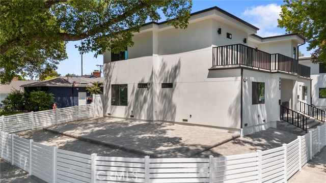 13901 Runnymede, Van Nuys (los Angeles), CA 91405