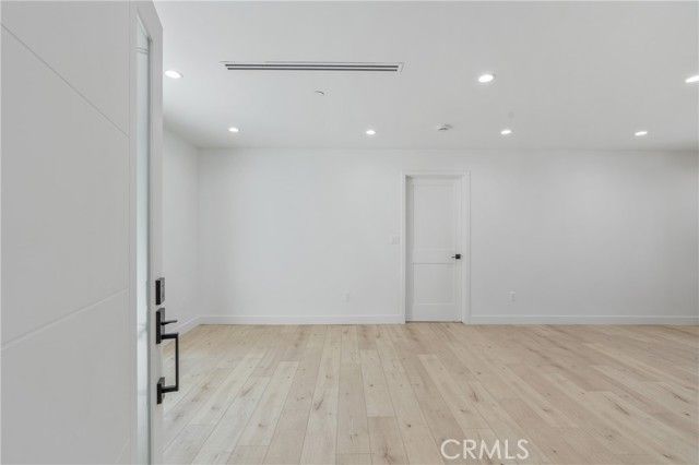 13901 Runnymede, Van Nuys (los Angeles), CA 91405