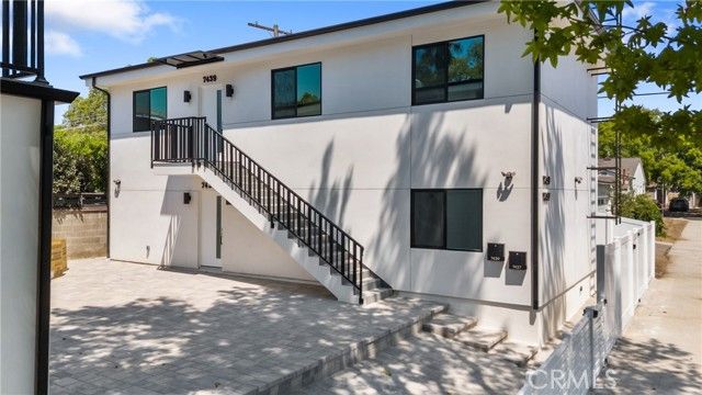 13901 Runnymede, Van Nuys (los Angeles), CA 91405