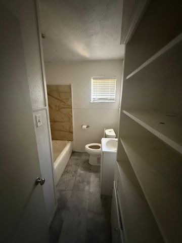 3410 Bowling Lane, Orange, TX 77630