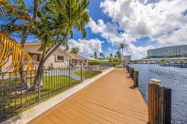 2752 NE 3rd St 0, Pompano Beach, FL 33062