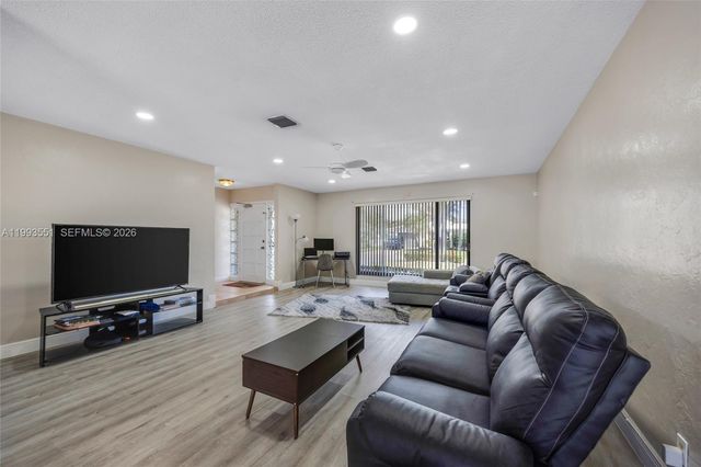 2752 NE 3rd St 0, Pompano Beach, FL 33062