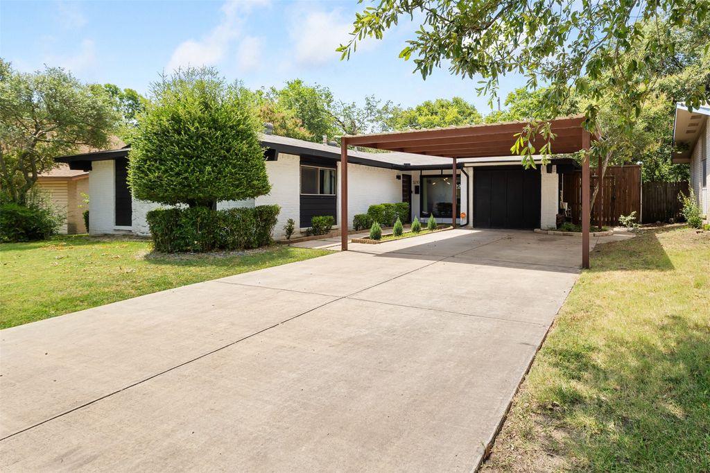 3210 Ridgehaven Street, Irving, TX 75062