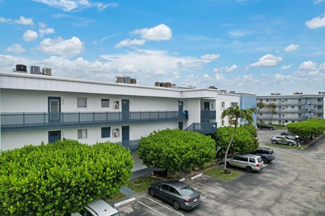 200 Waterway Drive S 209, Lantana, FL 33462