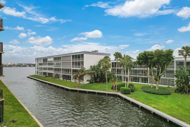 200 Waterway Drive S 209, Lantana, FL 33462