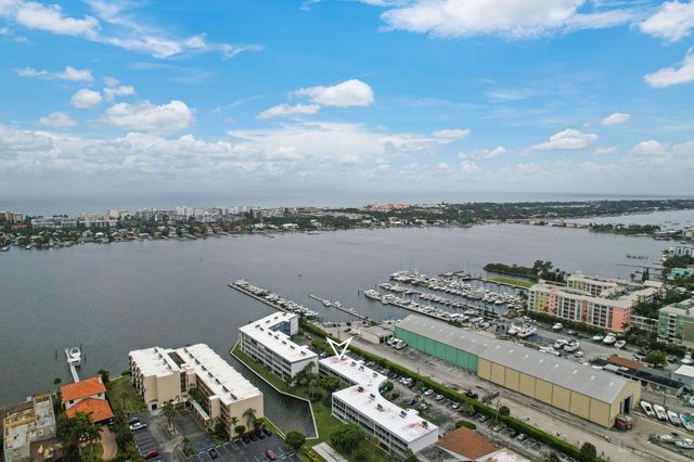 200 Waterway Drive S 209, Lantana, FL 33462