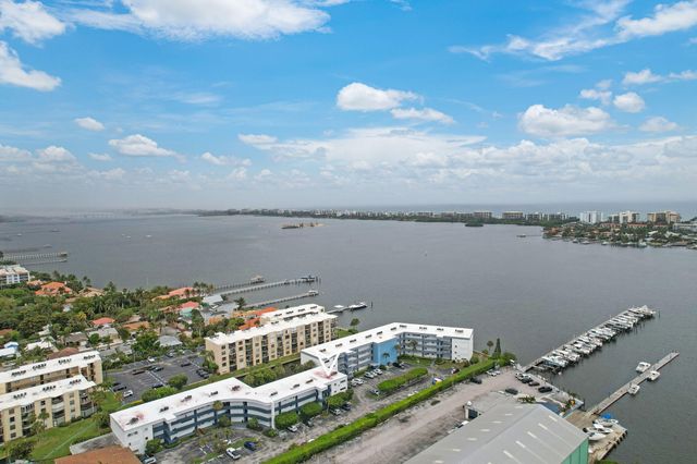 200 Waterway Drive S 209, Lantana, FL 33462