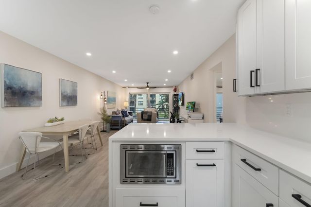 200 Waterway Drive S 209, Lantana, FL 33462