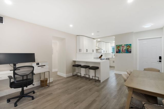 200 Waterway Drive S 209, Lantana, FL 33462