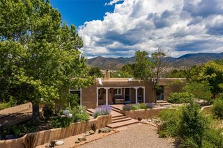 86 B Paseo Encantado NE, Santa Fe, NM 87506