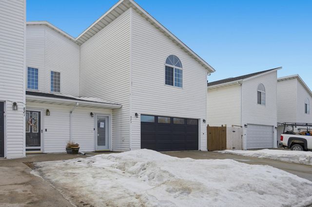 825 12th Avenue W, West Fargo, ND 58078