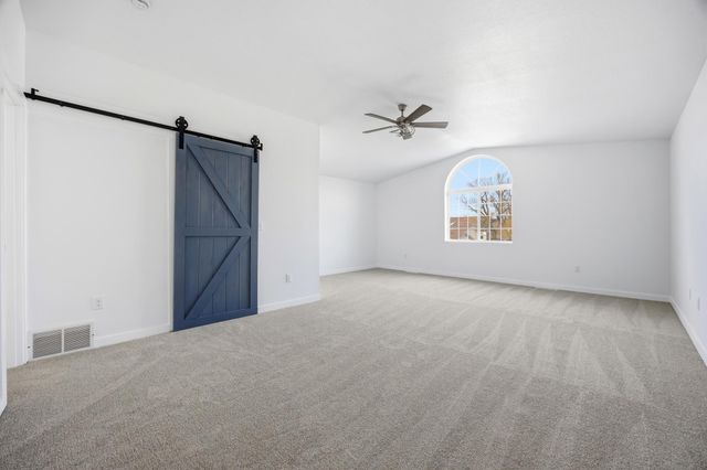 825 12th Avenue W, West Fargo, ND 58078