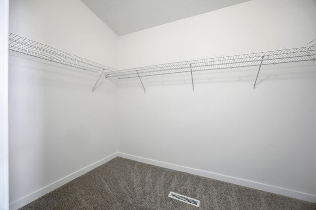 825 12th Avenue W, West Fargo, ND 58078