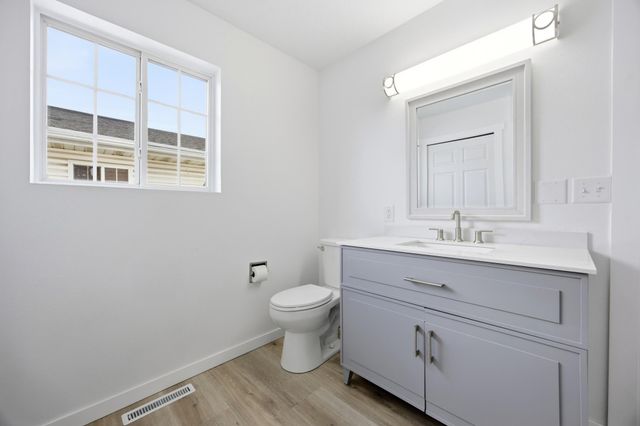 825 12th Avenue W, West Fargo, ND 58078