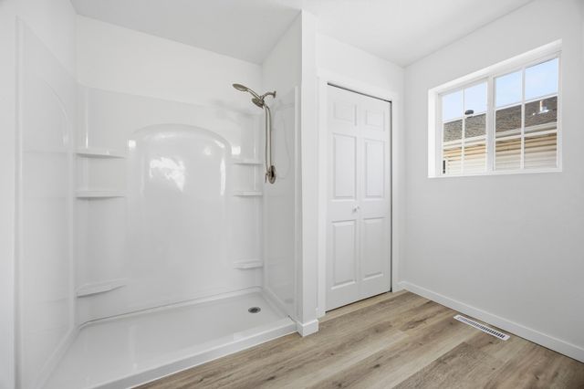 825 12th Avenue W, West Fargo, ND 58078