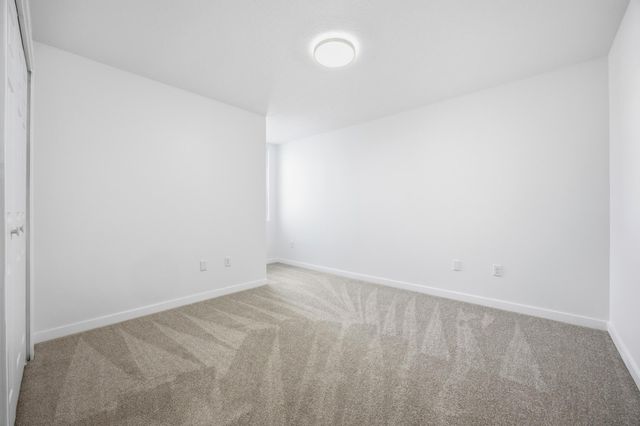 825 12th Avenue W, West Fargo, ND 58078