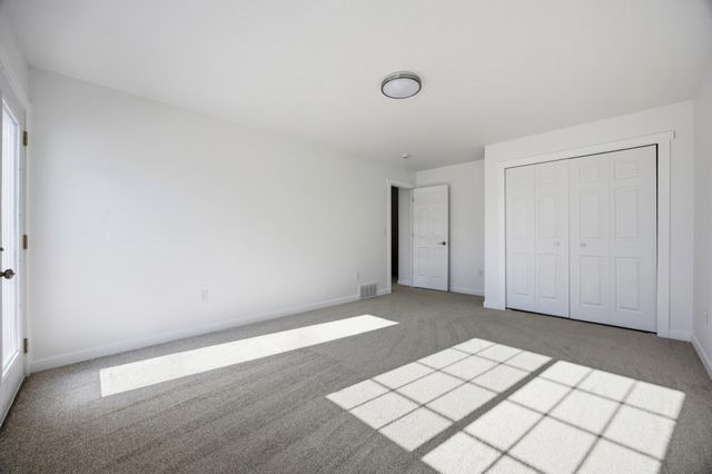 825 12th Avenue W, West Fargo, ND 58078