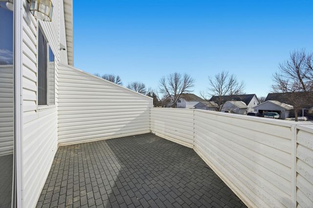 825 12th Avenue W, West Fargo, ND 58078