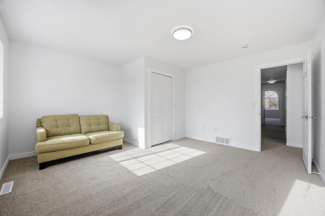 825 12th Avenue W, West Fargo, ND 58078