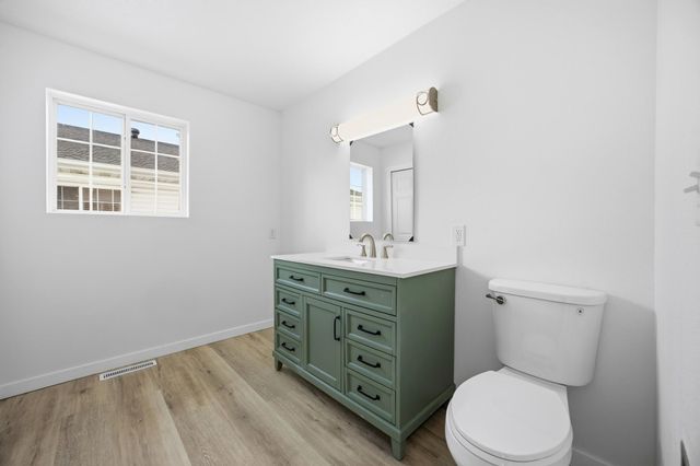 825 12th Avenue W, West Fargo, ND 58078