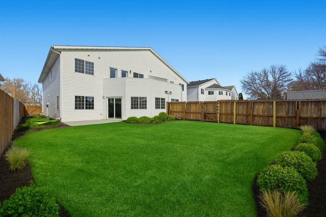 825 12th Avenue W, West Fargo, ND 58078