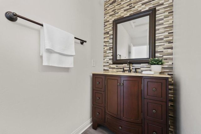 10794 Jeanne D, Santee, CA 92071