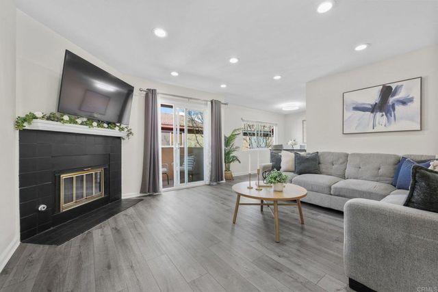 10794 Jeanne D, Santee, CA 92071