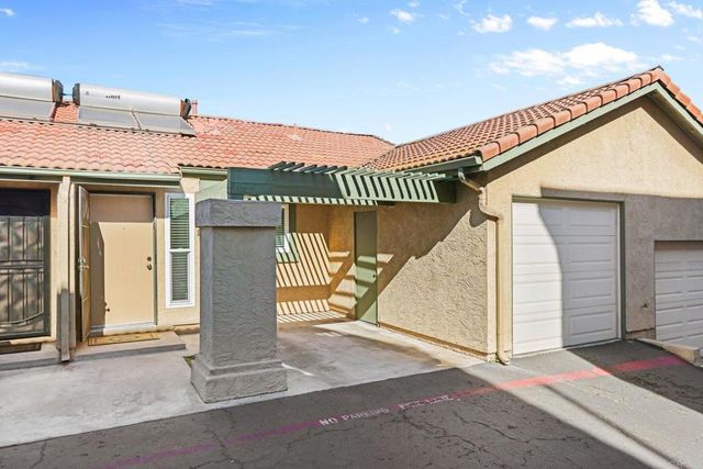 10794 Jeanne D, Santee, CA 92071