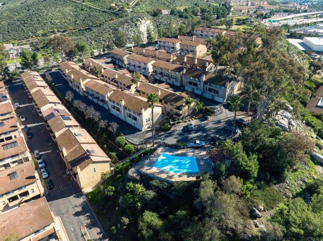 10794 Jeanne D, Santee, CA 92071