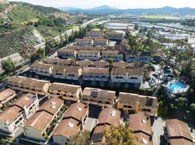 10794 Jeanne D, Santee, CA 92071