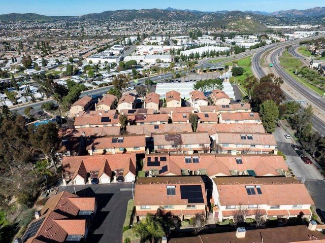 10794 Jeanne D, Santee, CA 92071