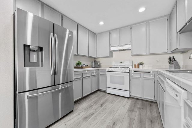 10794 Jeanne D, Santee, CA 92071