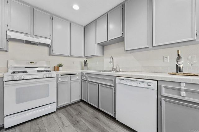 10794 Jeanne D, Santee, CA 92071