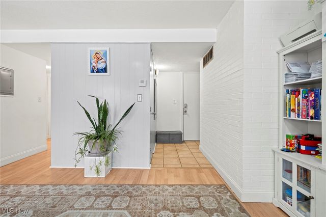 10404 N Church Drive 409, Cleveland, OH 44130