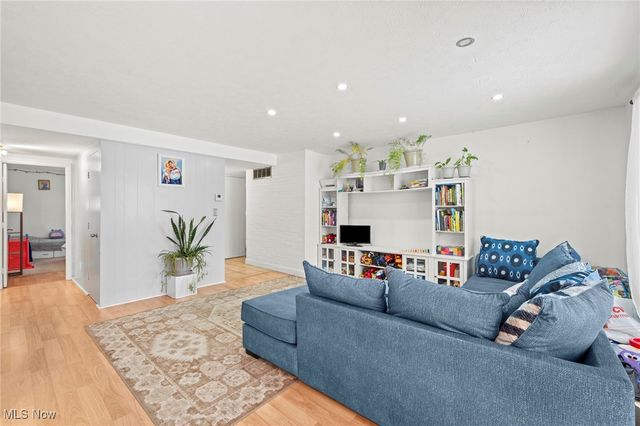 10404 N Church Drive 409, Cleveland, OH 44130