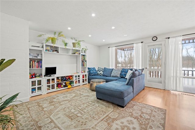 10404 N Church Drive 409, Cleveland, OH 44130