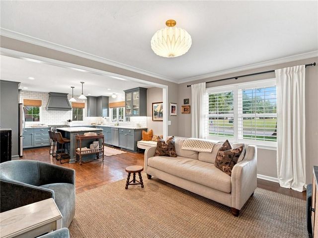 2625 W 50th Street, Westwood, KS 66205