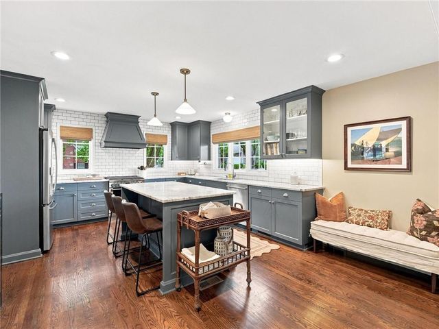 2625 W 50th Street, Westwood, KS 66205