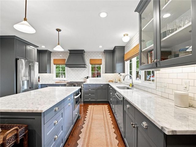 2625 W 50th Street, Westwood, KS 66205