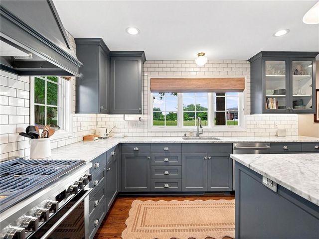 2625 W 50th Street, Westwood, KS 66205
