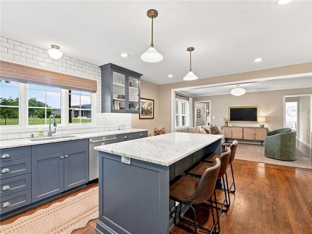 2625 W 50th Street, Westwood, KS 66205