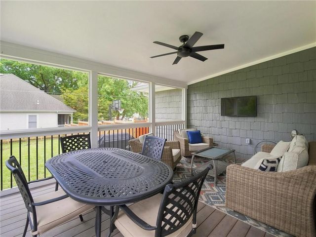 2625 W 50th Street, Westwood, KS 66205