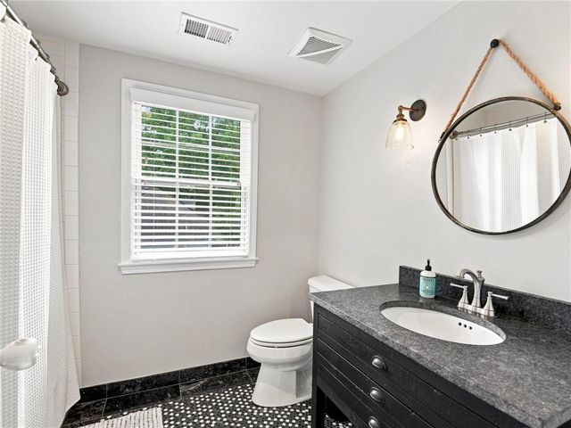2625 W 50th Street, Westwood, KS 66205