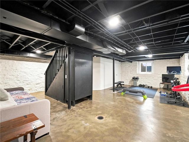 2625 W 50th Street, Westwood, KS 66205