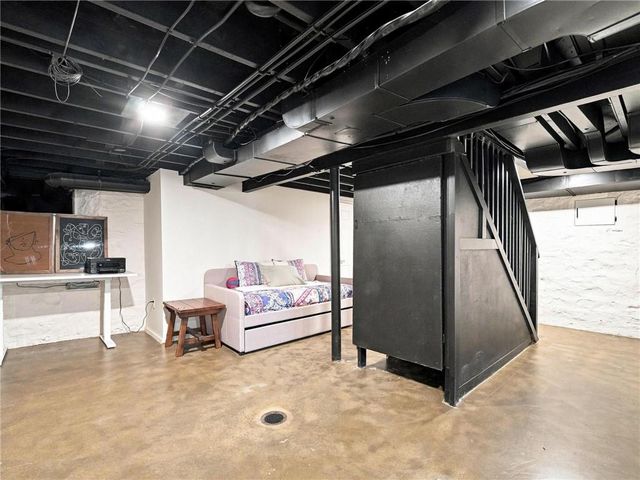 2625 W 50th Street, Westwood, KS 66205