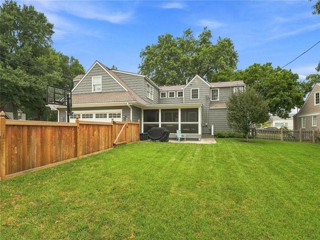 2625 W 50th Street, Westwood, KS 66205